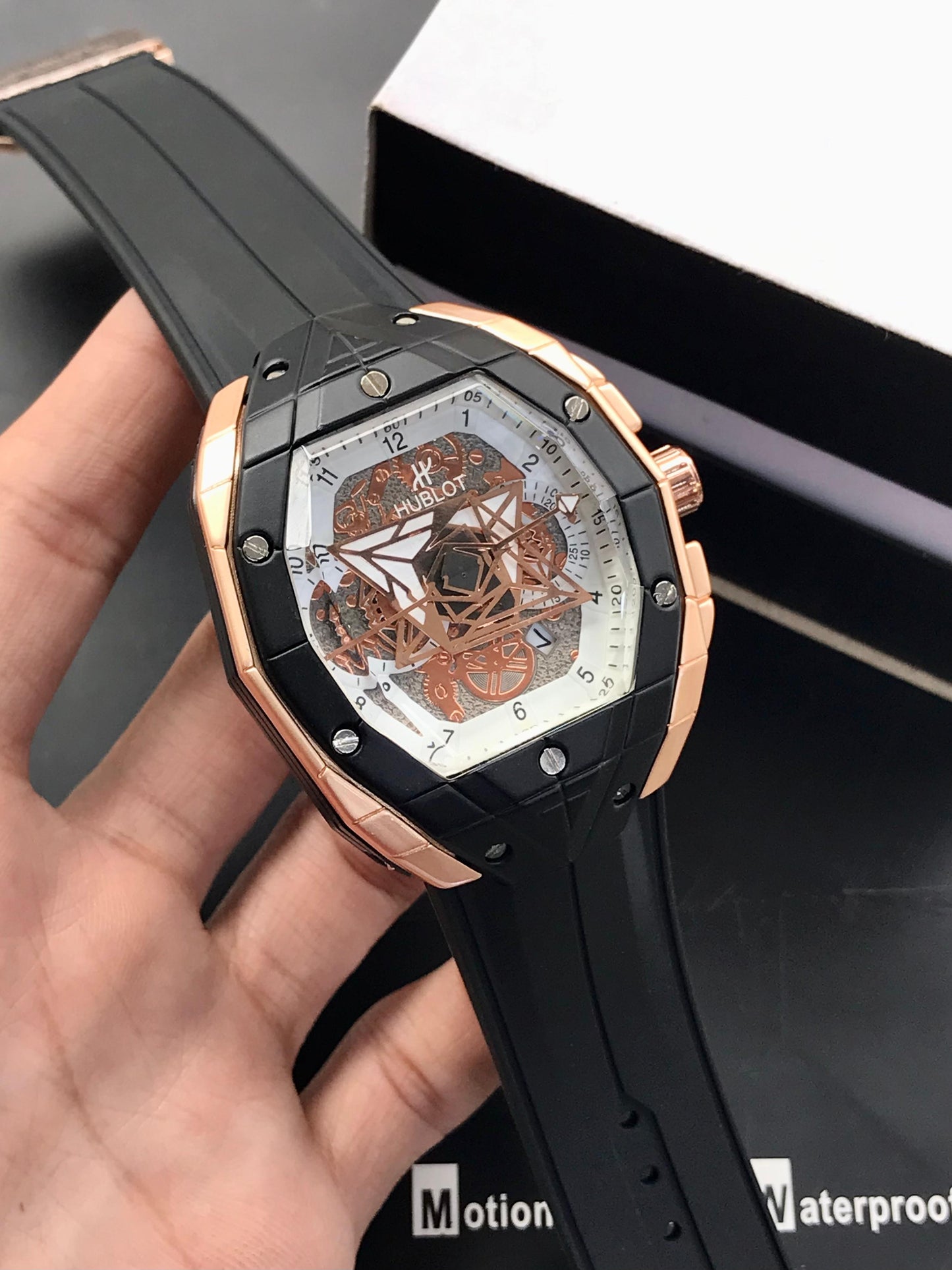 HUBLOT Mens Watch
Spider Model